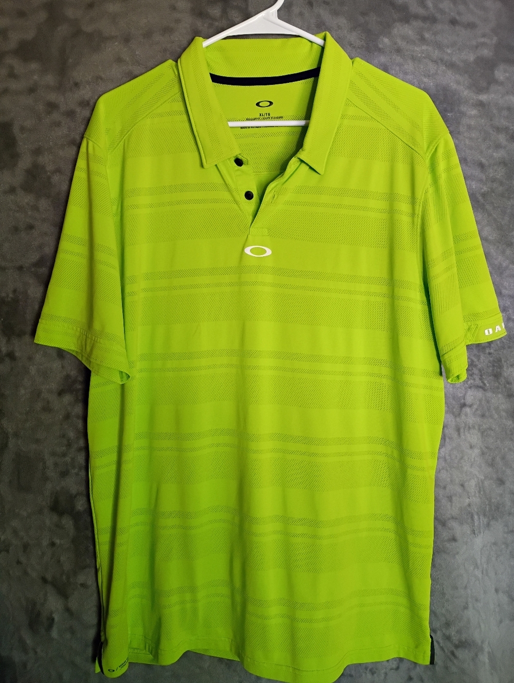 Oakley lightweight XL polo